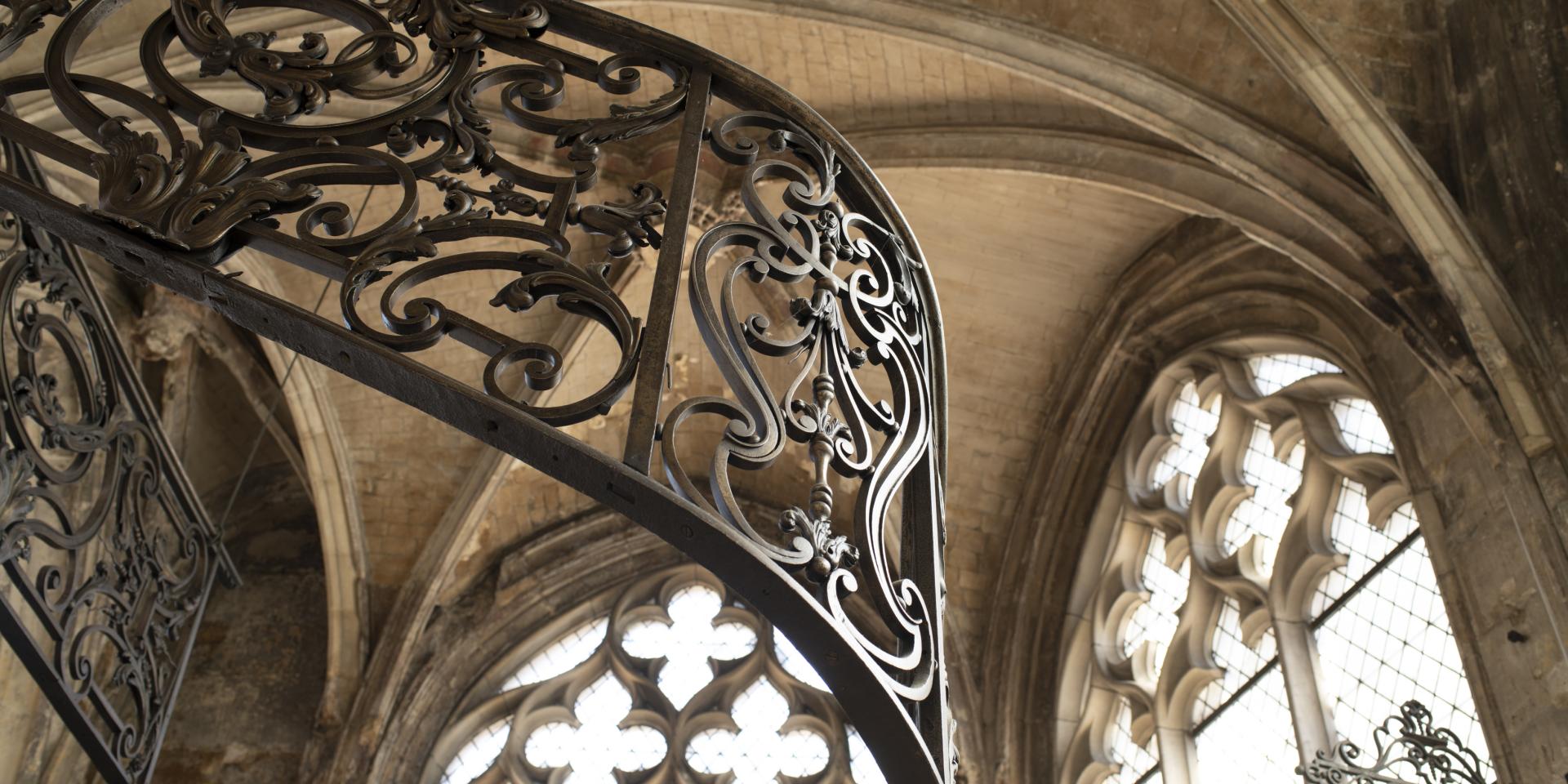 Image Banner From Iron To Stained Glass