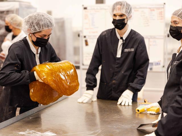 Gourmet visits and a passionate integration association - Apple Sugar