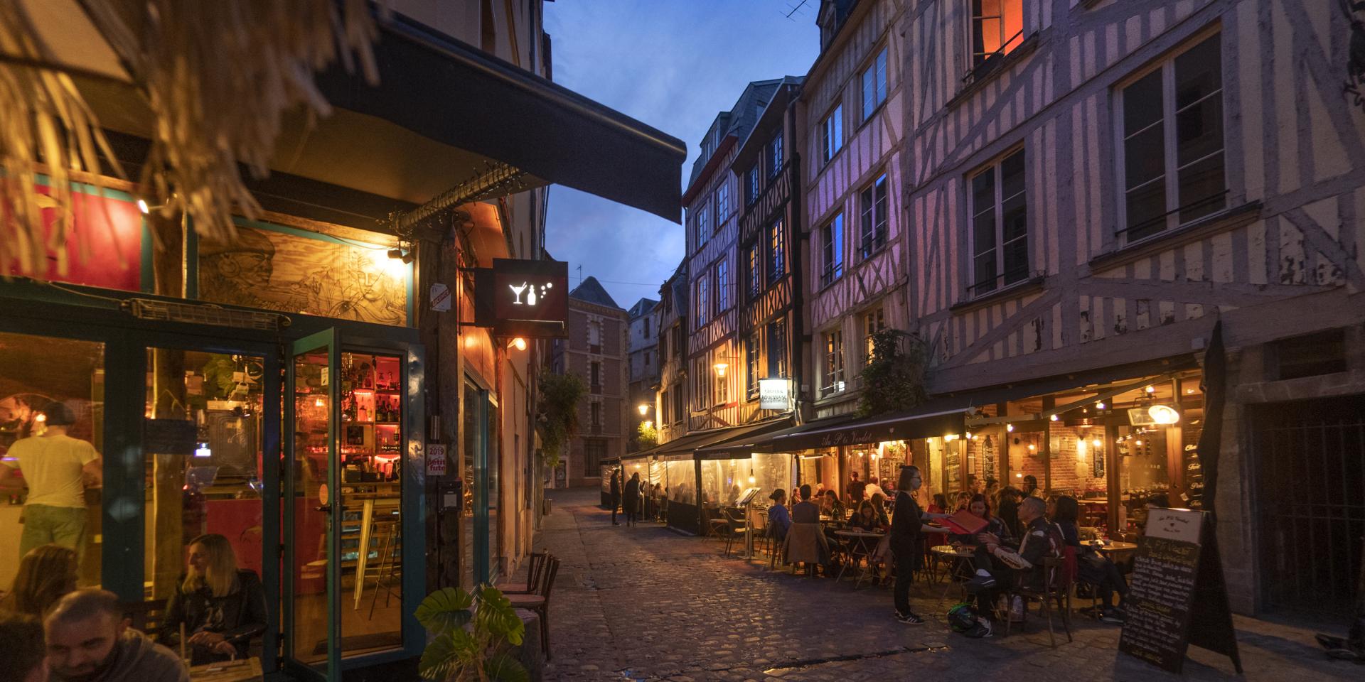 Where to Have a Drink in Rouen in the Evening