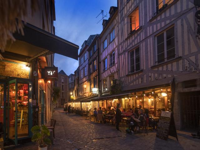 Where to Have a Drink in Rouen in the Evening