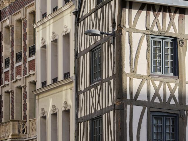 Place Restout Rouen Normandie Architecture Colombages Patrimoine Rues Centre-Ville Quartiers Vieux Rouen