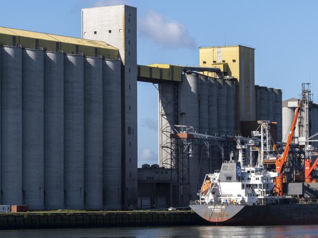 Bildbanner - Der Industriehafen die moderne Seine