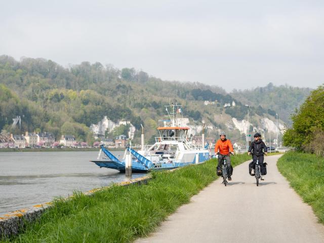 La Seine à vélo - La Bouille vélo randonnée patrimoine nature loisirs activités famille