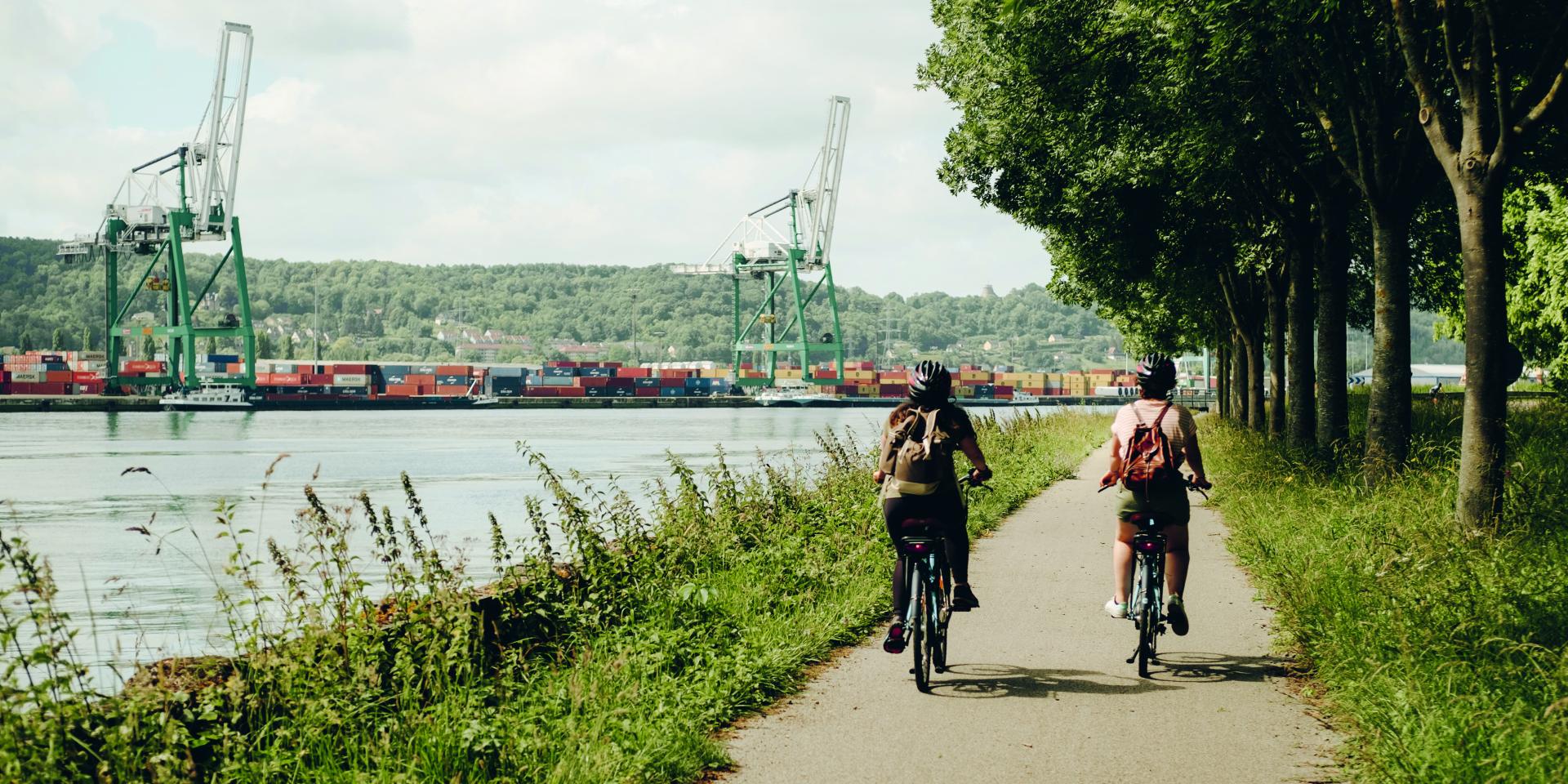 Velo Quais De Seine Refuse To Hibernate patrimoine seine rouen nature histoire industrie